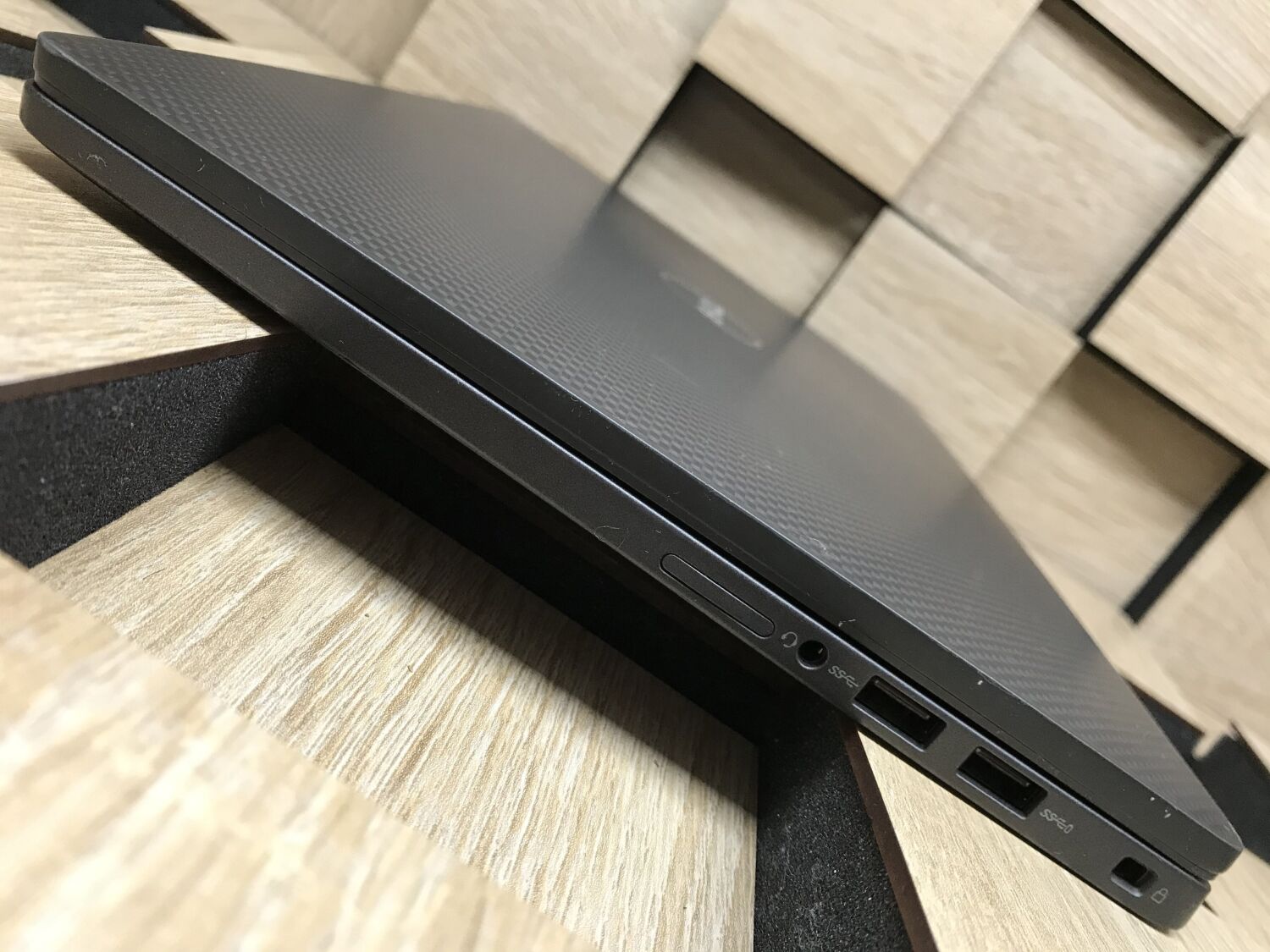 Ультрабук Dell Latitude 7410 / 14" (1920x1080) IPS / Intel Core i5-10310U (4 (8) ядра по 1.7 - 4.4 GHz) / 8 GB DDR4 / 240 GB SSD M.2 / Intel UHD Graphics / WebCam / USB 3.2 / HDMI / Windows 10 ліцензія - Зображення 6