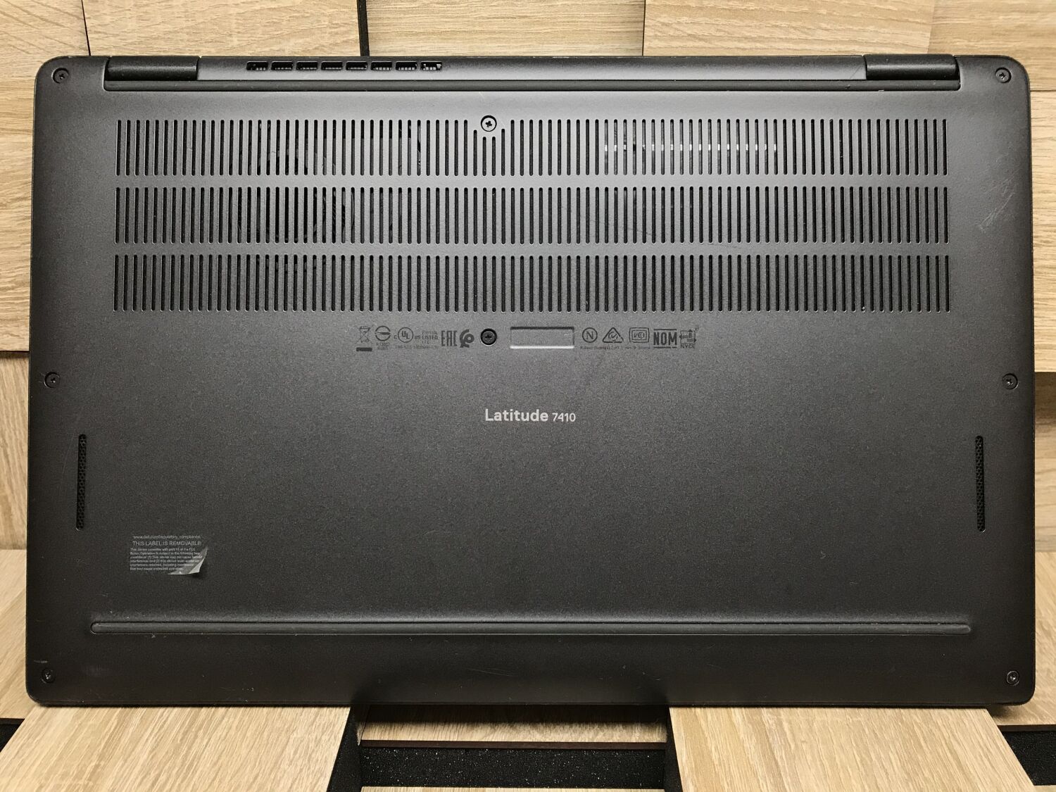 Ультрабук Dell Latitude 7410 / 14" (1920x1080) IPS / Intel Core i5-10310U (4 (8) ядра по 1.7 - 4.4 GHz) / 8 GB DDR4 / 240 GB SSD M.2 / Intel UHD Graphics / WebCam / USB 3.2 / HDMI / Windows 10 ліцензія - Зображення 9