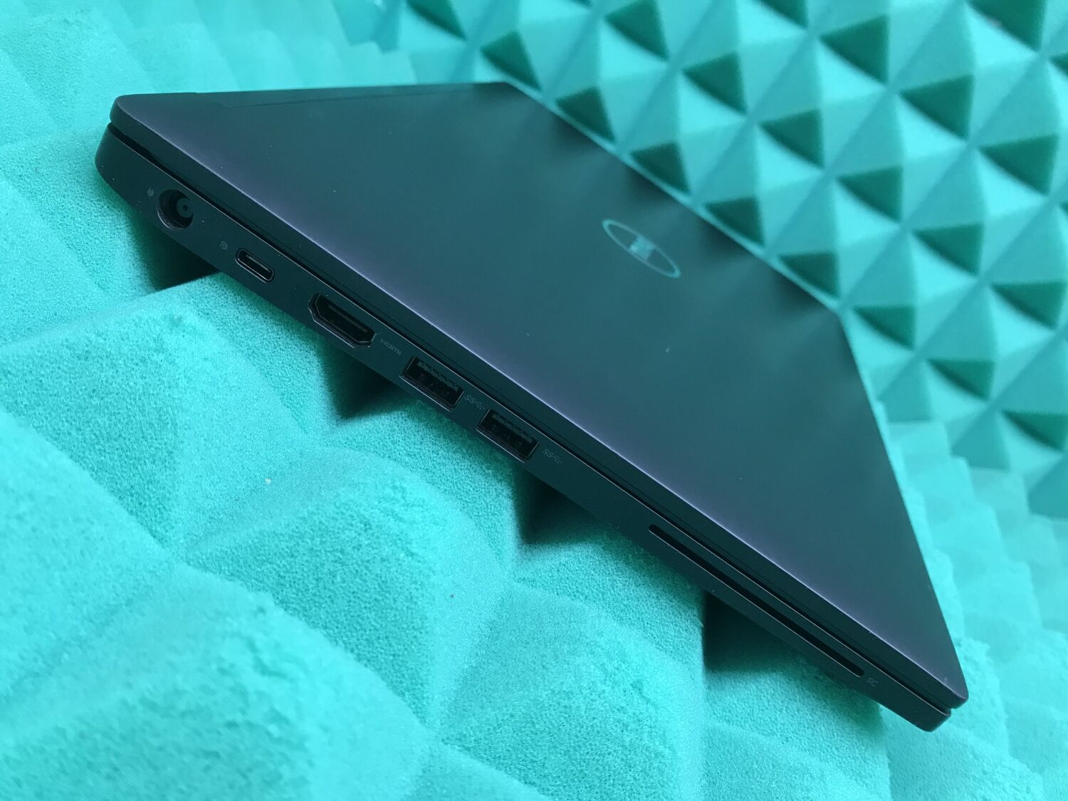 Ультрабук Dell Latitude 7480 / 14" (1366x768) TN / Intel Core i5-6300U (2 (4) ядра по 2.4 - 3.0 GHz) / 8 GB DDR4 / 128 GB SSD / Intel HD Graphics 520 / WebCam / Fingerprint / HDMI - Зображення 7