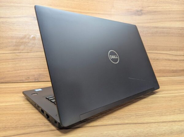 Ультрабук Dell Latitude 7490 / 14" (1920x1080) IPS Touch / Intel Core i7-8650U (4 (8) ядра по 1.9 - 4.2 GHz) / 16 GB DDR4 / 480 GB SSD / Intel UHD Graphics 620 / WebCam / TouchID / Windows 10 - Зображення 7