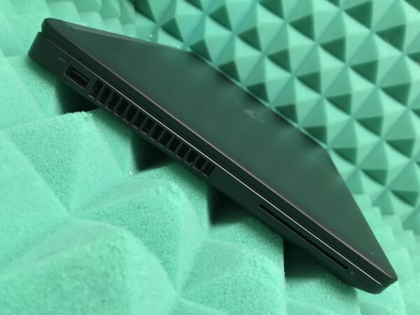 Ультрабук Dell Latitude E5470 / 14" (1366x768) TN / Intel Core i5-6300U (2 (4) ядра по 2.4 - 3.0 GHz) / 4 GB DDR4 / 128 GB SSD / Intel HD Graphics 520 / WebCam / USB 3.0 / HDMI / Windows 10 ліцензія - Зображення 7