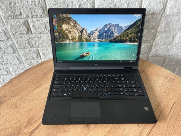Ультрабук Dell Latitude E5590 / 15.6" (1366x768) TN / Intel Core i5-7300U (2 (4) ядра по 2.6 - 3.5 GHz) / 8 GB DDR4 / 250 GB SSD / Intel HD Graphics 620 / WebCam / HDMI - Зображення 2
