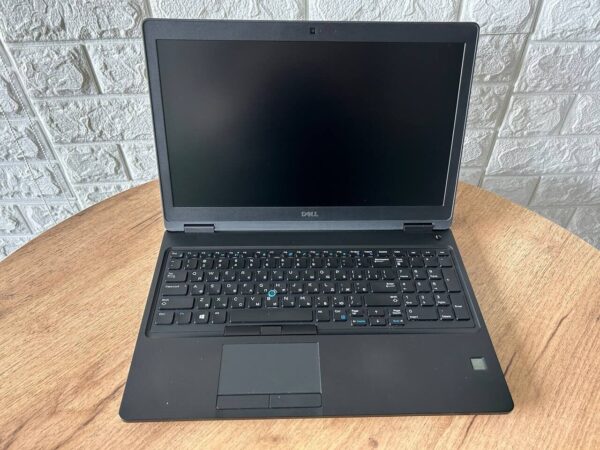 Ультрабук Dell Latitude E5590 / 15.6" (1366x768) TN / Intel Core i5-7300U (2 (4) ядра по 2.6 - 3.5 GHz) / 8 GB DDR4 / 250 GB SSD / Intel HD Graphics 620 / WebCam / HDMI - Зображення 4