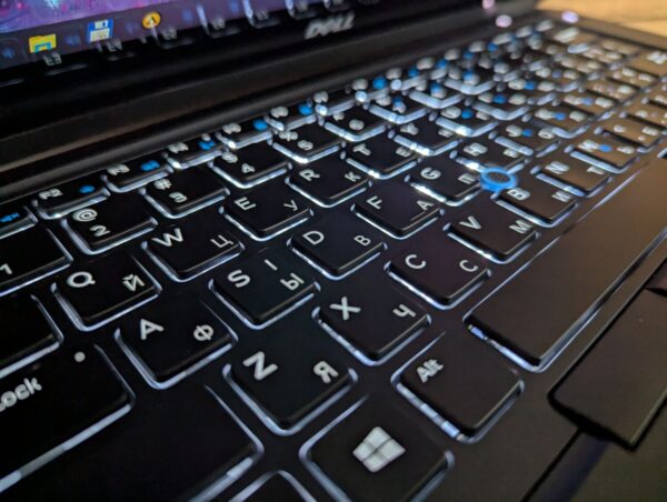 Ультрабук Dell Latitude E7450 / 14" (1920x1080) IPS Touch / Intel Core i5-5300U (2 (4) ядра по 2.3 - 2.9 GHz) / 8 GB DDR3 / 240 GB SSD / Intel HD Graphics 5500 / WebCam / Windows 10 - Зображення 6