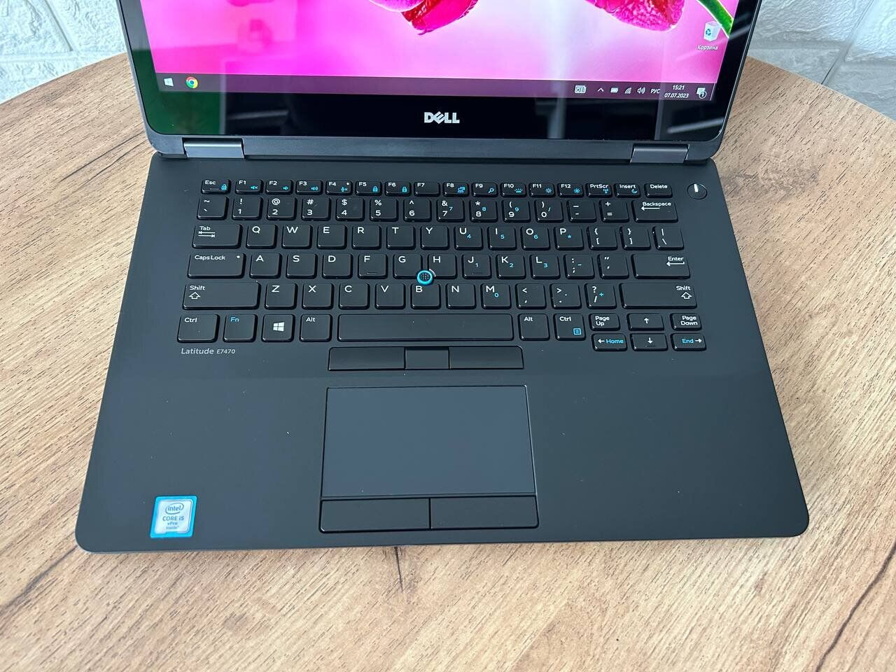 Ультрабук Dell Latitude E7470 / 14" (2560x1440) IPS Touch / Intel Core i5-6300U (2 (4) ядра по 2.4 - 3.0 GHz) / 8 GB DDR4 / 256 GB SSD / Intel HD Graphics 520 / WebCam - Зображення 3