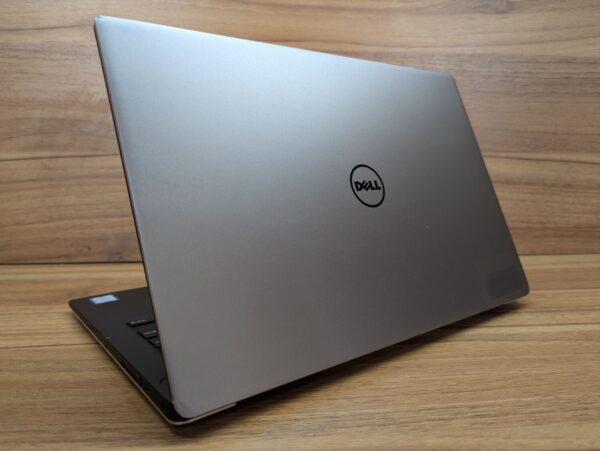 Ультрабук Dell XPS 13 9350 / 13.3" (1920x1080) IPS / Intel Core i5-6200U (2 (4) ядра по 2.3 - 2.8 GHz) / 8 GB DDR3 / 256 GB SSD / Intel HD Graphics 520 / Windows 10 - Зображення 7