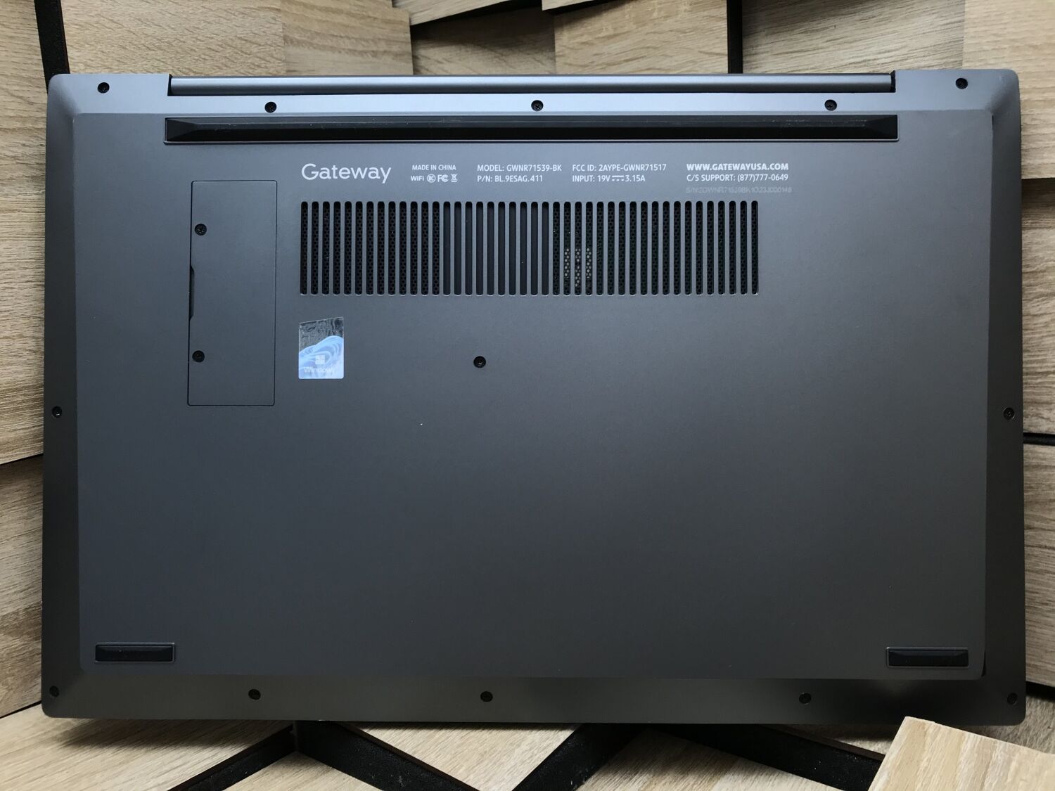 Ультрабук Gatewey GWNR 71539-BK / 15.6" (1920x1080) IPS / AMD Ryzen 7 3700U (4 (8) ядра по 2.3 - 4.0 GHz) / 16 GB DDR4 / 256 GB SSD / AMD Radeon RX Vega 10 Graphics / WebCam - Зображення 8