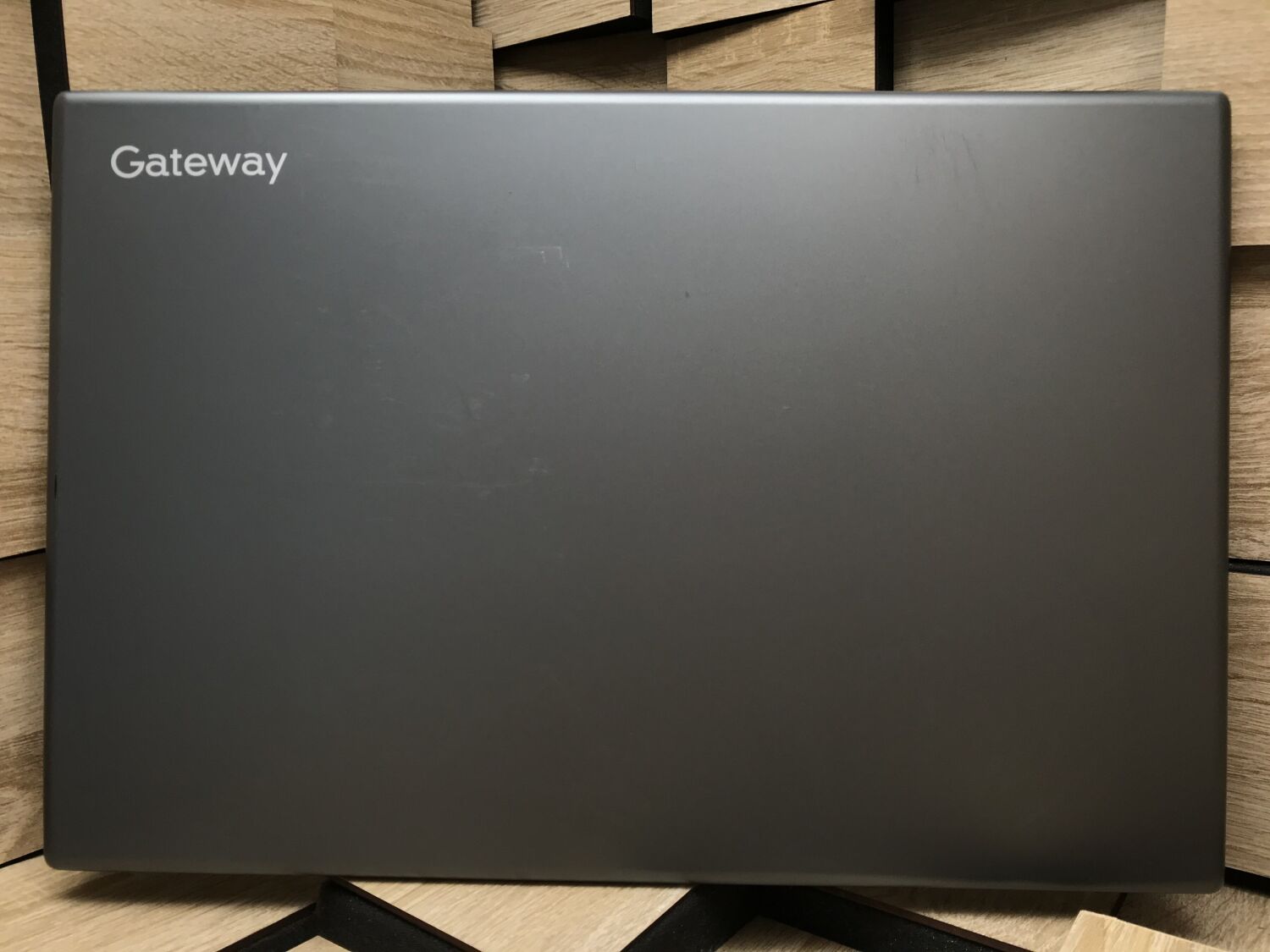Ультрабук Gatewey GWNR 71539-BK / 15.6" (1920x1080) IPS / AMD Ryzen 7 3700U (4 (8) ядра по 2.3 - 4.0 GHz) / 16 GB DDR4 / 256 GB SSD / AMD Radeon RX Vega 10 Graphics / WebCam - Зображення 7