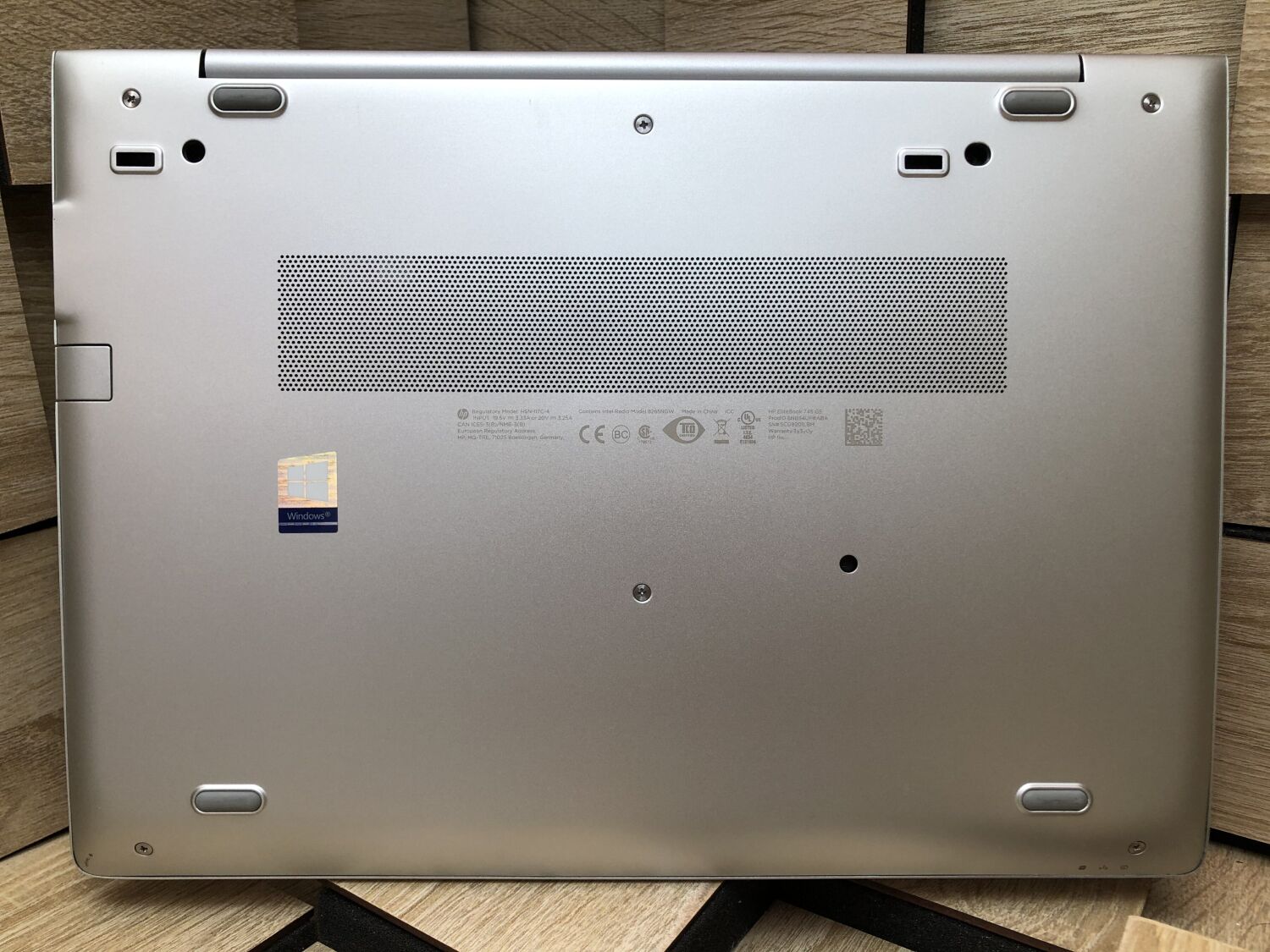 Ультрабук HP Elitebook 745 G5 / 14" (1920x1080) IPS / AMD Ryzen 7 Pro 2700U (4 (8) ядра по 2.2 - 3.8 GHz) / 8 GB DDR4 / 256 GB SSD M.2 / AMD Radeon Vega 10 Graphics / WebCam / Fingerprint / HDMI - Зображення 9