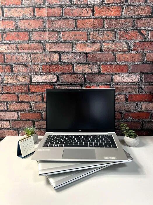 Ультрабук HP EliteBook 835 G7 / 13.3" (1920x1080) IPS / AMD Ryzen 5 PRO 4650U (6 (12) ядер по 2.1 - 4.0 GHz) / 16 GB DDR4 / 256 GB SSD M.2 / AMD Radeon RX Vega 6 Graphics / WebCam - Зображення 2