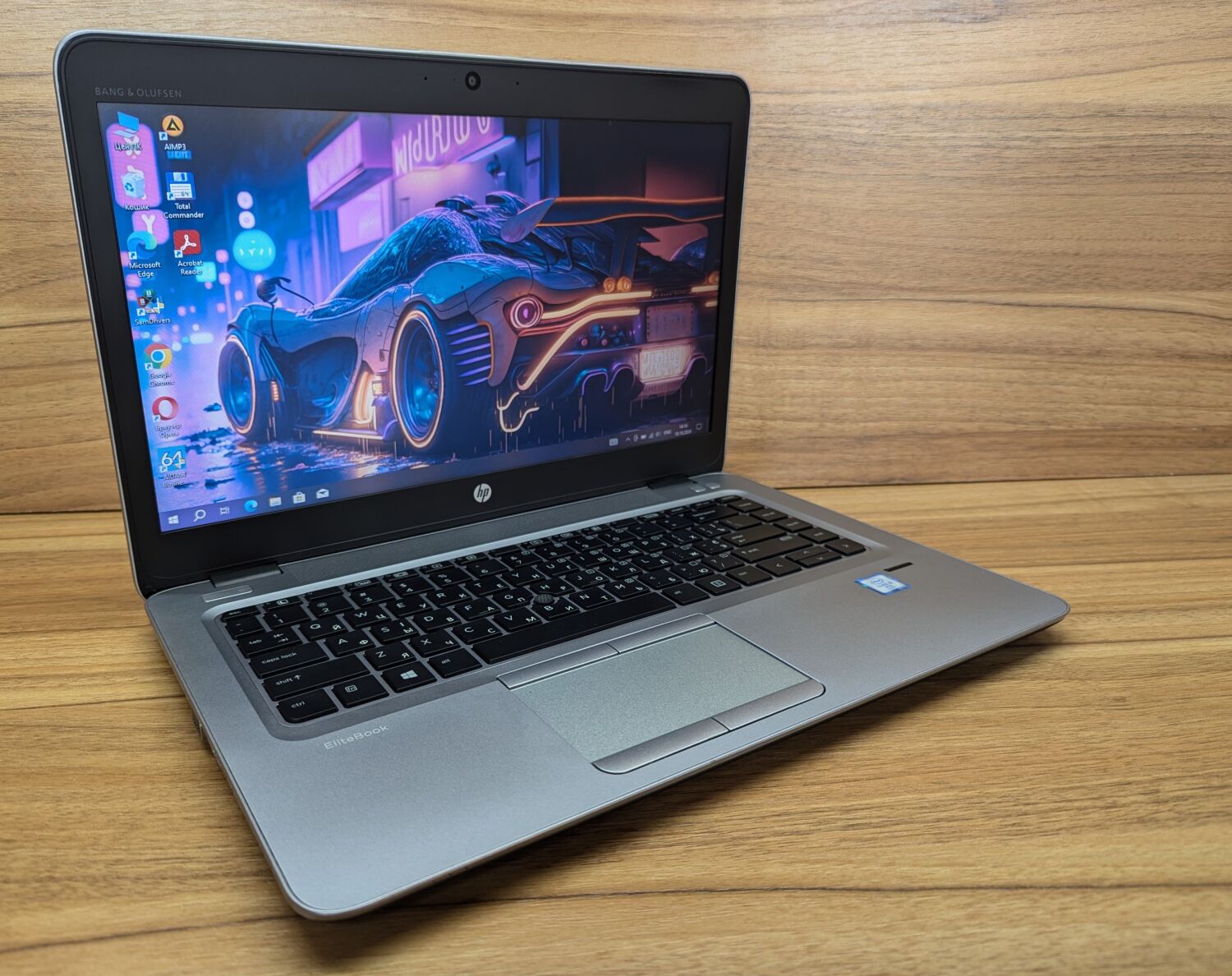 Ультрабук HP EliteBook 840 G3 / 14" (1366x768) TN / Intel Core i5-6300U (2 (4) ядра по 2.4 - 3.0 GHz) / 8 GB DDR4 / 256 GB SSD / Intel HD Graphics 520 / WebCam / Fingerprint / Windows 10 - Зображення 4