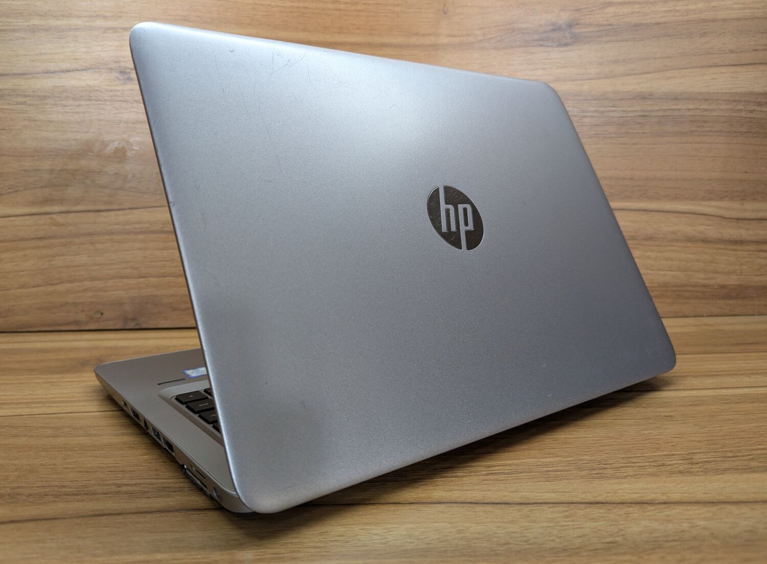 Ультрабук HP EliteBook 840 G3 / 14" (1366x768) TN / Intel Core i5-6300U (2 (4) ядра по 2.4 - 3.0 GHz) / 8 GB DDR4 / 256 GB SSD / Intel HD Graphics 520 / WebCam / Fingerprint / Windows 10 - Зображення 7