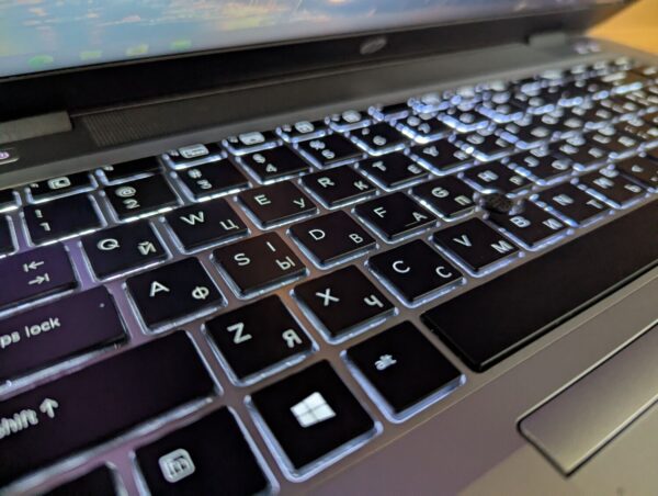 Ультрабук HP EliteBook 840 G3 / 14" (1920x1080) IPS / Intel Core i5-6300U (2 (4) ядра по 2.4 - 3.0 GHz) / 8 GB DDR4 / 240 GB SSD / Intel HD Graphics 520 / Fingerprint / HDMI / Windows 10 - Зображення 12