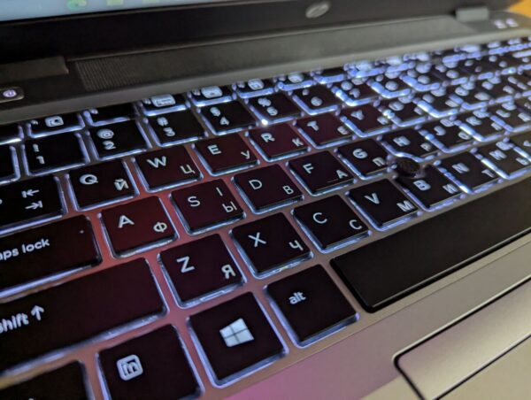 Ультрабук HP EliteBook 840 G3 / 14" (1920x1080) IPS / Intel Core i5-6300U (2 (4) ядра по 2.4 - 3.0 GHz) / 8 GB DDR4 / 240 GB SSD / Intel HD Graphics 520 / Fingerprint / HDMI / Windows 10 - Зображення 6