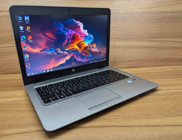 Ультрабук HP EliteBook 840 G3 / 14" (1920x1080) IPS / Intel Core i7-6600U (2 (4) ядра по 2.6 - 3.4 GHz) / 8 GB DDR4 / 240 GB SSD / Intel HD Graphics 520 / TouchID / HDMI / Windows 10 - Зображення 4
