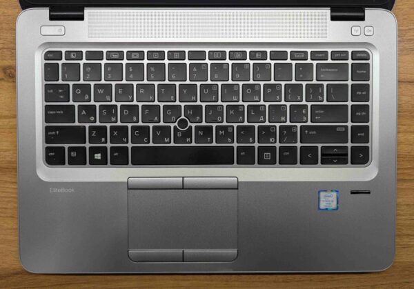 Ультрабук HP EliteBook 840 G4 / 14" (1920x1080) IPS / Intel Core i5-7300U (2 (4) ядра по 2.6 - 3.5 GHz) / 8 GB DDR4 / 240 GB SSD / Intel HD Graphics 620 / WebCam / TouchID / Windows 10 - Зображення 3