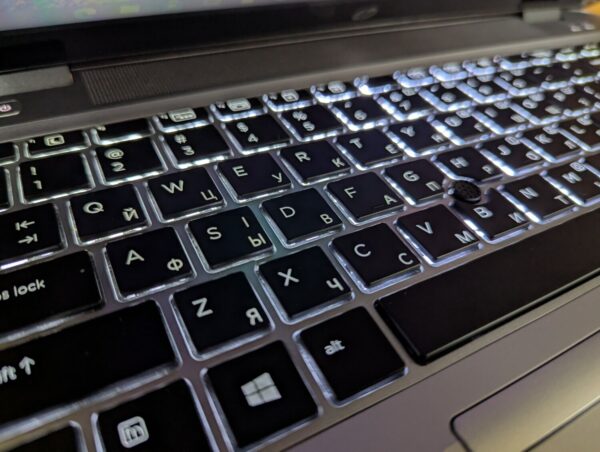 Ультрабук HP EliteBook 840 G4 / 14" (1920x1080) IPS / Intel Core i7-7600U (2 (4) ядра по 2.8 - 3.9 GHz) / 8 GB DDR4 / 240 GB SSD / Intel HD Graphics 620 / WebCam / Fingerprint / Windows 10 - Зображення 6