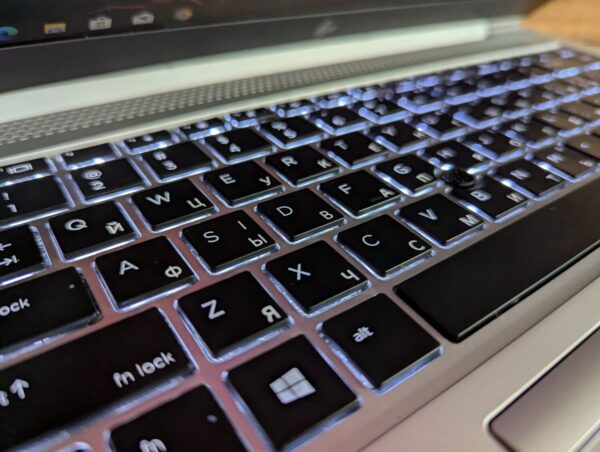 Ультрабук HP EliteBook 840 G5 / 14" (1920x1080) IPS / Intel Core i5-7200U (2 (4) ядра по 2.5 - 3.1 GHz) / 16 GB DDR4 / 480 GB SSD / Intel UHD Graphics 620 / WebCam / Fingerprint / Windows 10 - Зображення 6