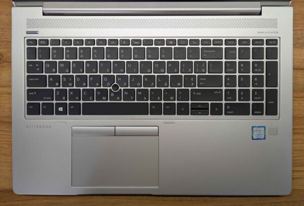 Ультрабук HP EliteBook 850 G6 / 15.6" (1920x1080) IPS / Intel Core i7-8565U (4 (8) ядра по 1.8 - 4.6 GHz) / 16 GB DDR4 / 480 GB SSD / Intel UHD Graphics / WebCam / Fingerprint / Windows 10 - Зображення 3