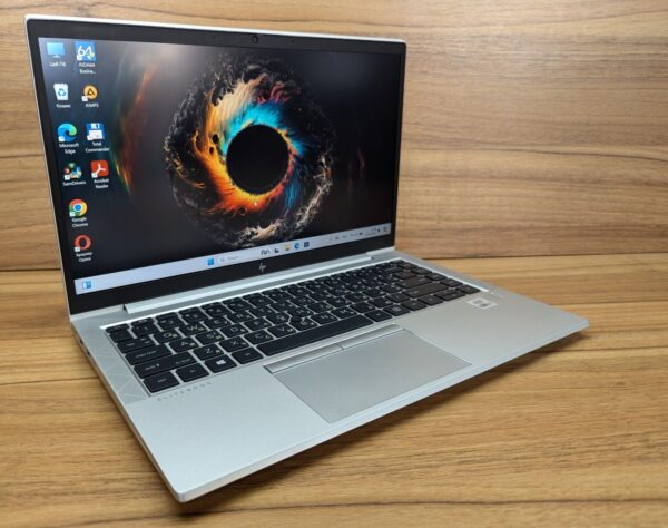 Ультрабук HP EliteBook 840 G7 / 14" (1920x1080) IPS / Intel Core i7-10610U (4 (8) ядра по 1.8 - 4.9 GHz) / 16 GB DDR4 / 480 GB SSD / Intel UHD Graphics / WebCam / Fingerprint / Windows 10 - Зображення 4