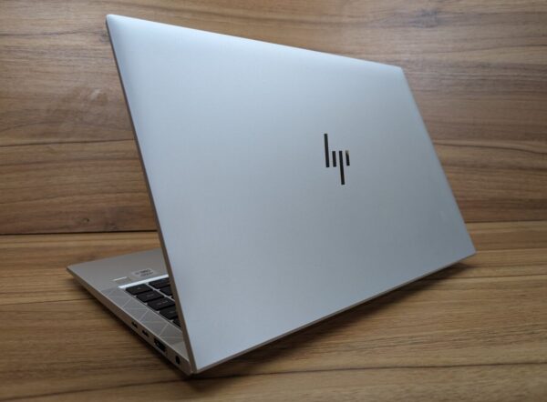 Ультрабук HP EliteBook 840 G7 / 14" (1920x1080) IPS / Intel Core i7-10610U (4 (8) ядра по 1.8 - 4.9 GHz) / 16 GB DDR4 / 480 GB SSD / Intel UHD Graphics / WebCam / Fingerprint / Windows 10 - Зображення 7