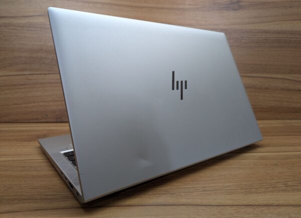 Ультрабук HP EliteBook 840 G7 / 14" (1920x1080) IPS / Intel Core i7-10610U (4 (8) ядра по 1.8 - 4.9 GHz) / 16 GB DDR4 / 512 GB SSD / Intel UHD Graphics / WebCam / Fingerprint / Windows 10 - Зображення 7