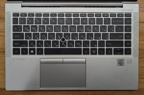 Ультрабук HP EliteBook 840 G7 / 14" (1920x1080) IPS / Intel Core i5-10310U (4 (8) ядра по 1.7 - 4.4 GHz) / 16 GB DDR4 / 480 GB SSD / Intel UHD Graphics / WebCam / TouchID / Windows 10 - Зображення 3