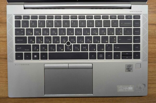 Ультрабук HP EliteBook 840 G8 / 14" (1920x1080) IPS / Intel Core i5-1145G7 (4 (8) ядра по 2.6 - 4.4 GHz) / 16 GB DDR4 / 512 GB SSD / Intel Iris Xe Graphics / WebCam / TouchID / Windows 10 - Зображення 3