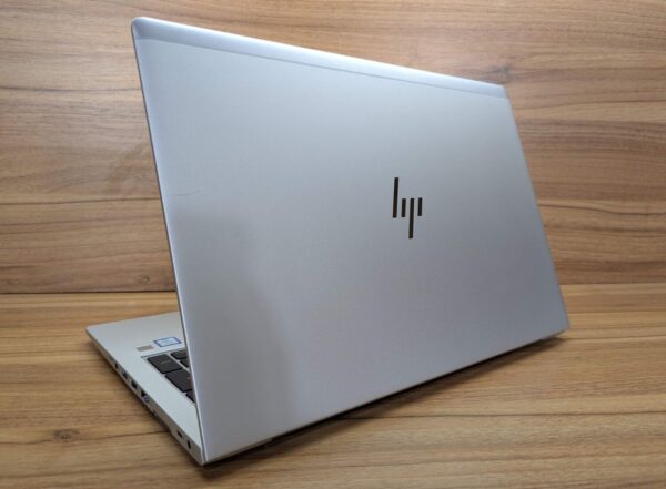 Ультрабук HP EliteBook 850 G5 / 15.6" (1920x1080) IPS / Intel Core i7-7600U (2 (4) ядра по 2.8 - 3.9 GHz) / 16 GB DDR4 / 512 GB SSD / Intel HD Graphics 620 / HDMI / WebCam / Windows 10 - Зображення 7