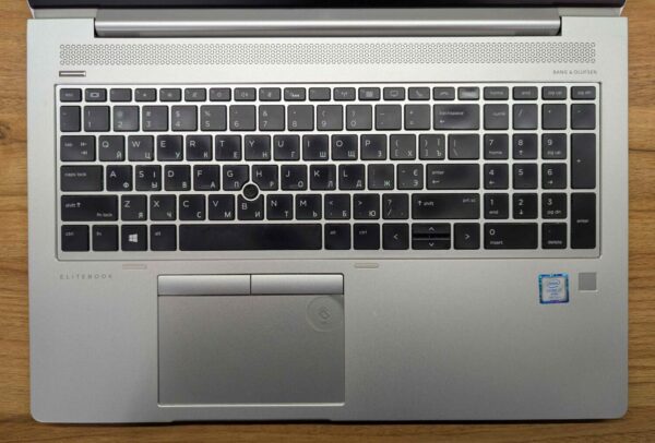 Ультрабук HP EliteBook 850 G5 / 15.6" (1920x1080) IPS / Intel Core i7-7600U (2 (4) ядра по 2.8 - 3.9 GHz) / 16 GB DDR4 / 512 GB SSD / Intel HD Graphics 620 / HDMI / WebCam / Windows 10 - Зображення 9
