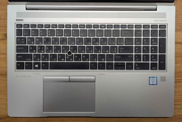 Ультрабук HP EliteBook 850 G5 / 15.6" (1920x1080) IPS / Intel Core i7-8650U (4 (8) ядра по 1.9 - 4.2 GHz) / 16 GB DDR4 / 480 GB SSD / Intel UHD Graphics 620 / WebCam / HDMI / Windows 10 - Зображення 3