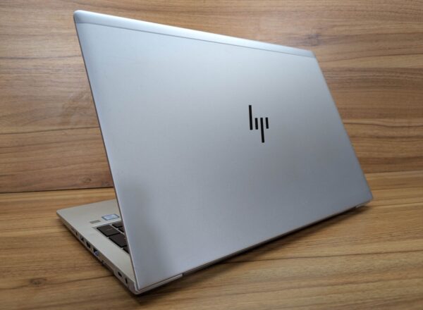 Ультрабук HP EliteBook 850 G5 / 15.6" (1920x1080) IPS / Intel Core i7-8650U (4 (8) ядра по 1.9 - 4.2 GHz) / 16 GB DDR4 / 480 GB SSD / Intel UHD Graphics 620 / WebCam / TouchID / Windows 10 - Зображення 7