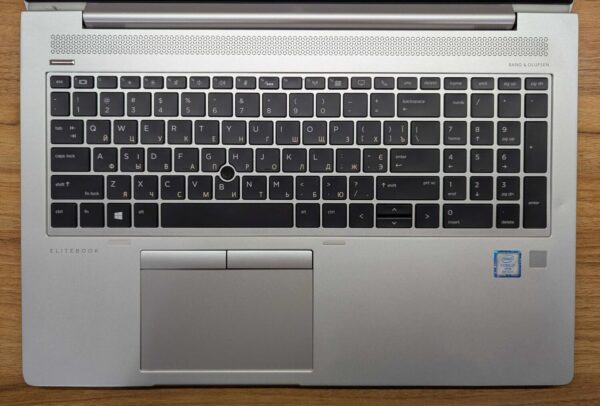 Ультрабук HP EliteBook 850 G5 / 15.6" (1920x1080) IPS / Intel Core i7-8650U (4 (8) ядра по 1.9 - 4.2 GHz) / 16 GB DDR4 / 480 GB SSD / Intel UHD Graphics 620 / WebCam / TouchID / Windows 10 - Зображення 5