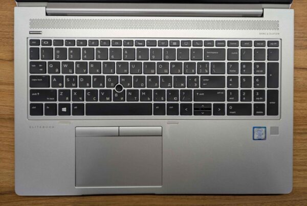 Ультрабук HP EliteBook 850 G6 / 15.6" (1920x1080) IPS / Intel Core i5-8365U (4 (8) ядра по 1.6 - 4.1 GHz) / 16 GB DDR4 / 480 GB SSD / Intel UHD Graphics / Fingerprint / WebCam / Windows 10 - Зображення 3