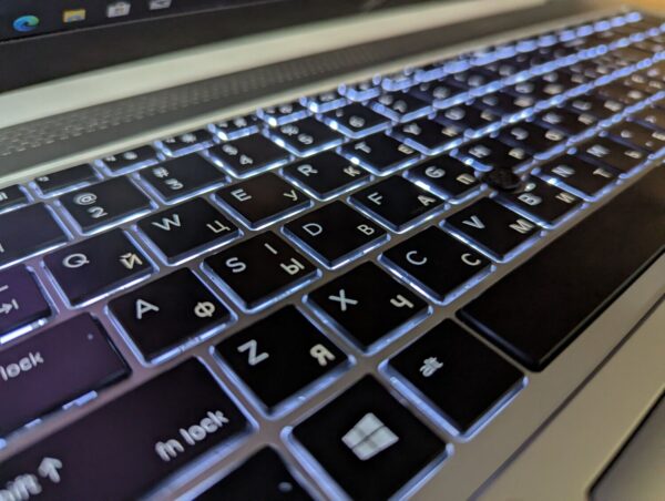 Ультрабук HP EliteBook 850 G6 / 15.6" (1920x1080) IPS / Intel Core i5-8365U (4 (8) ядра по 1.6 - 4.1 GHz) / 16 GB DDR4 / 480 GB SSD / Intel UHD Graphics / WebCam / TouchID / Windows 10 - Зображення 6