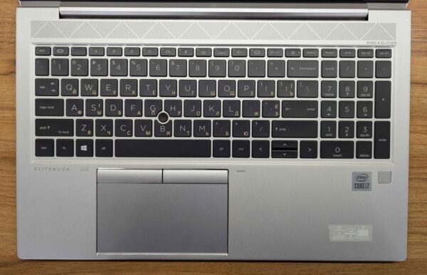 Ультрабук HP EliteBook 850 G7 / 15.6" (1920x1080) IPS / Intel Core i7-10610U (4 (8) ядра по 1.8 - 4.9 GHz) / 16 GB DDR4 / 480 GB SSD / Intel UHD Graphics / Fingerprint / WebCam / Windows 10 - Зображення 3