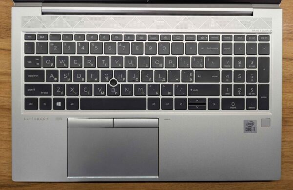 Ультрабук HP EliteBook 850 G7 / 15.6" (1920x1080) IPS / Intel Core i7-10610U (4 (8) ядра по 1.8 - 4.9 GHz) / 16 GB DDR4 / 480 GB SSD / Intel UHD Graphics / TouchID / WebCam / Windows 10 - Зображення 3