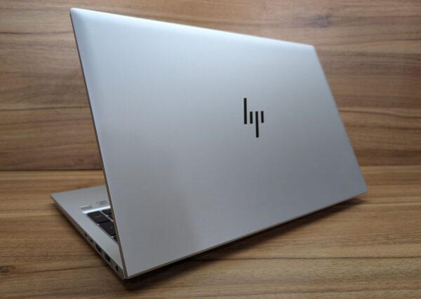 Ультрабук HP EliteBook 850 G7 / 15.6" (1920x1080) IPS / Intel Core i7-10610U (4 (8) ядра по 1.8 - 4.9 GHz) / 16 GB DDR4 / 480 GB SSD / Intel UHD Graphics / WebCam / TouchID / Windows 10 - Зображення 7