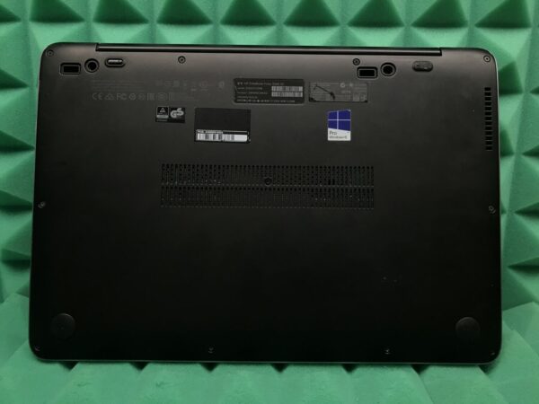 Ультрабук HP EliteBook Folio 1040 G1 / 14" (1600x900) TN / Intel Core i7-4600U (2 (4) ядра по 2.1 - 3.3 GHz) / 4 GB DDR3 / 256 GB SSD / Intel HD Graphics 4400 / WebCam / DisplayPort - Зображення 6