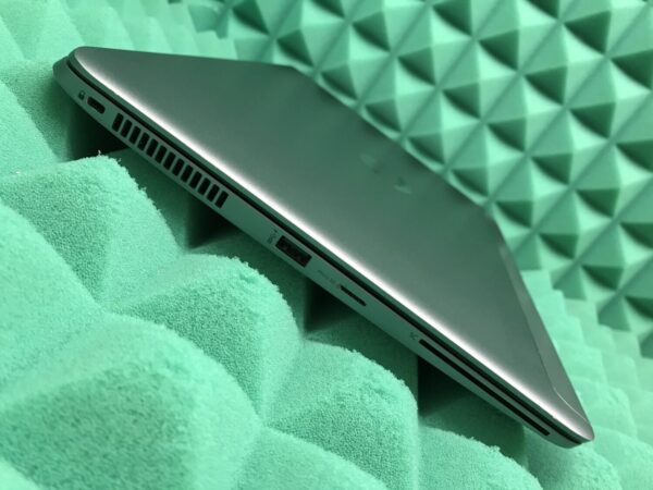 Ультрабук HP EliteBook Folio 1040 G1 / 14" (1600x900) TN / Intel Core i7-4600U (2 (4) ядра по 2.1 - 3.3 GHz) / 4 GB DDR3 / 256 GB SSD / Intel HD Graphics 4400 / WebCam / DisplayPort - Зображення 7