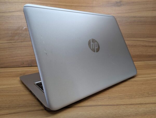 Ультрабук HP EliteBook Folio 1040 G3 / 14" (1920x1080) IPS / Intel Core i5-6200U (2 (4) ядра по 2.3 - 2.8 GHz) / 8 GB DDR4 / 256 GB SSD / Intel HD Graphics 520 / WebCam / Fingerprint / Windows 10 - Зображення 7