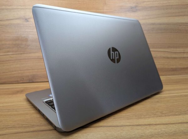 Ультрабук HP EliteBook Folio 1040 G3 / 14" (1920x1080) IPS / Intel Core i5-6300U (2 (4) ядра по 2.4 - 3.0 GHz) / 8 GB DDR4 / 256 GB SSD / Intel HD Graphics 520 / WebCam / Fingerprint / Windows 10 - Зображення 7