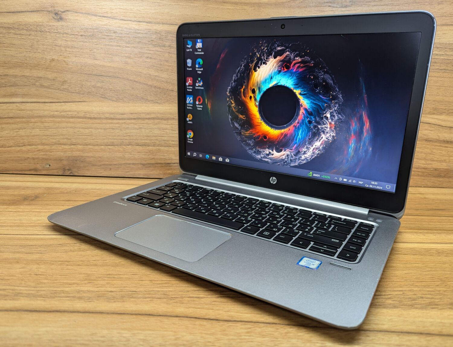 Ультрабук HP EliteBook Folio 1040 G3 / 14" (1920x1080) IPS / Intel Core i5-6300U (2 (4) ядра по 2.4 - 3.0 GHz) / 8 GB DDR4 / 256 GB SSD / Intel HD Graphics 520 / WebCam / TouchID / Windows 10 - Зображення 5