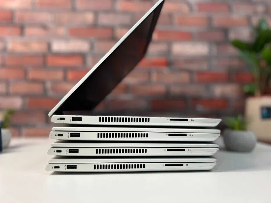 Ультрабук HP ProBook 430 G7 / 13.3" (1366x768) TN / Intel Core i5-10210U (4 (8) ядра по 1.6 - 4.2 GHz) / 16 GB DDR4 / 256 GB SSD / Intel UHD Graphics / WebCam / Win 10 Pro - Зображення 4