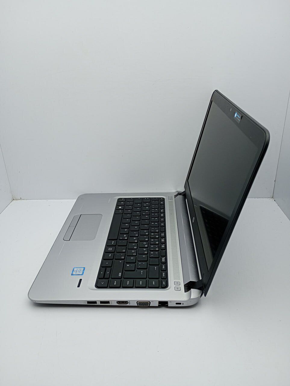 Ультрабук HP ProBook 440 G3 / 14" (1366x768) TN / Intel Core i3-6100U (2 (4) ядра по 2.3 GHz) / 4 GB DDR4 / 120 GB SSD / Intel HD Graphics 520 / WebCam / USB 3.0 / HDMI - Зображення 4
