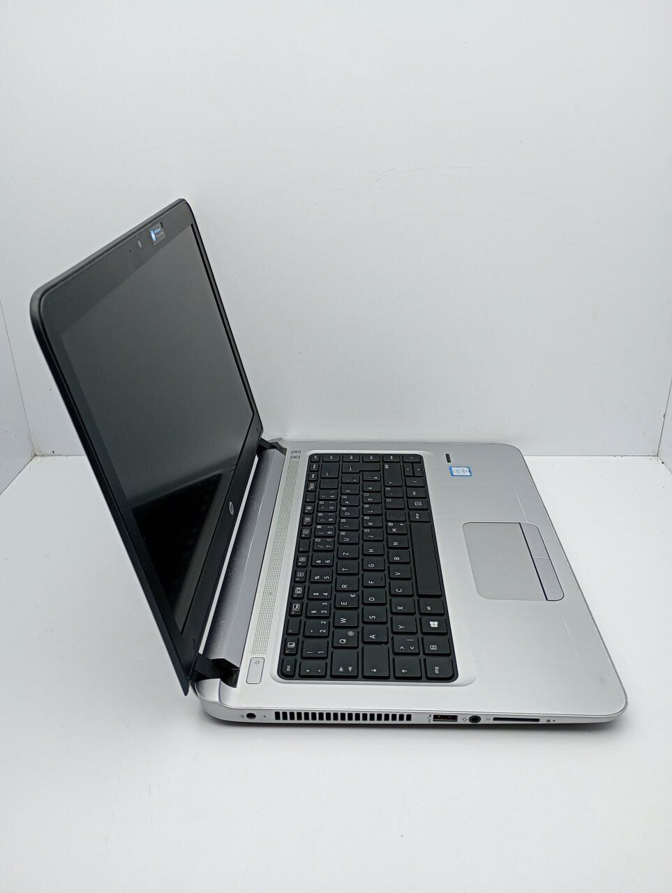 Ультрабук HP ProBook 440 G3 / 14" (1366x768) TN / Intel Core i3-6100U (2 (4) ядра по 2.3 GHz) / 4 GB DDR4 / 120 GB SSD / Intel HD Graphics 520 / WebCam / USB 3.0 / HDMI - Зображення 3