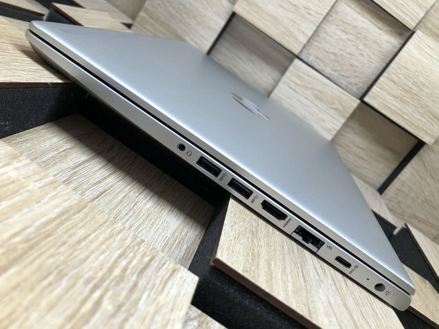 Ультрабук Б-клас HP ProBook 440 G7 / 14" (1920x1080) IPS / Intel Core i5-10210U (4 (8) ядра по 1.6 - 4.2 GHz) / 8 GB DDR4 / 250 GB SSD / Intel UHD Graphics / WebCam - Зображення 6