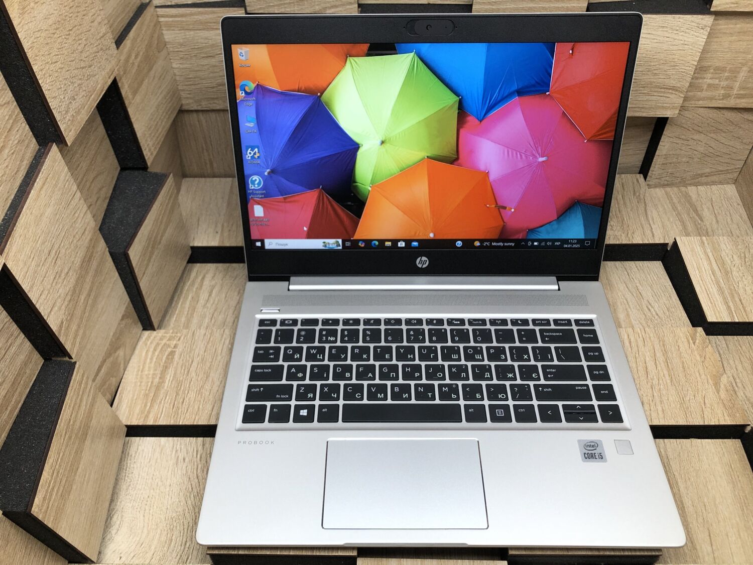 Ультрабук Б-клас HP ProBook 440 G7 / 14" (1920x1080) IPS / Intel Core i5-10210U (4 (8) ядра по 1.6 - 4.2 GHz) / 8 GB DDR4 / 250 GB SSD / Intel UHD Graphics / WebCam - Зображення 2