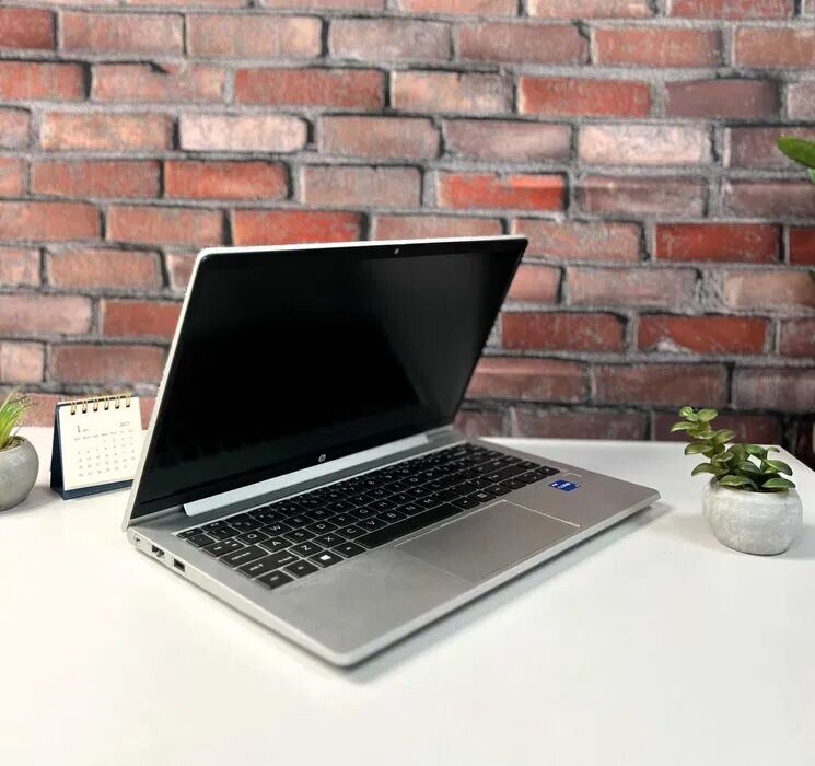 Ультрабук HP ProBook 440 G8 / 14" (1366x768) TN / Intel Core i5-1135G7 (4 (8) ядра по 2.4 - 4.2 GHz) / 8 GB DDR4 / 256 GB SSD / Intel Iris Xe Graphics / WebCam / Win 10 Pro - Зображення 7