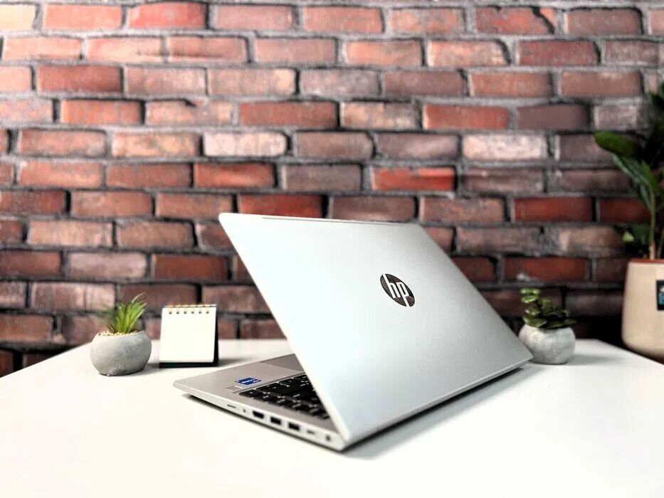 Ультрабук HP ProBook 440 G8 / 14" (1366x768) TN / Intel Core i5-1135G7 (4 (8) ядра по 2.4 - 4.2 GHz) / 8 GB DDR4 / 256 GB SSD / Intel Iris Xe Graphics / WebCam / Win 10 Pro - Зображення 5